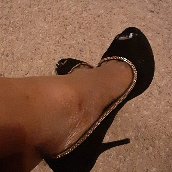 Shoes - Picture 4 of 6